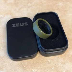 Men’s wedding band, green , size 11